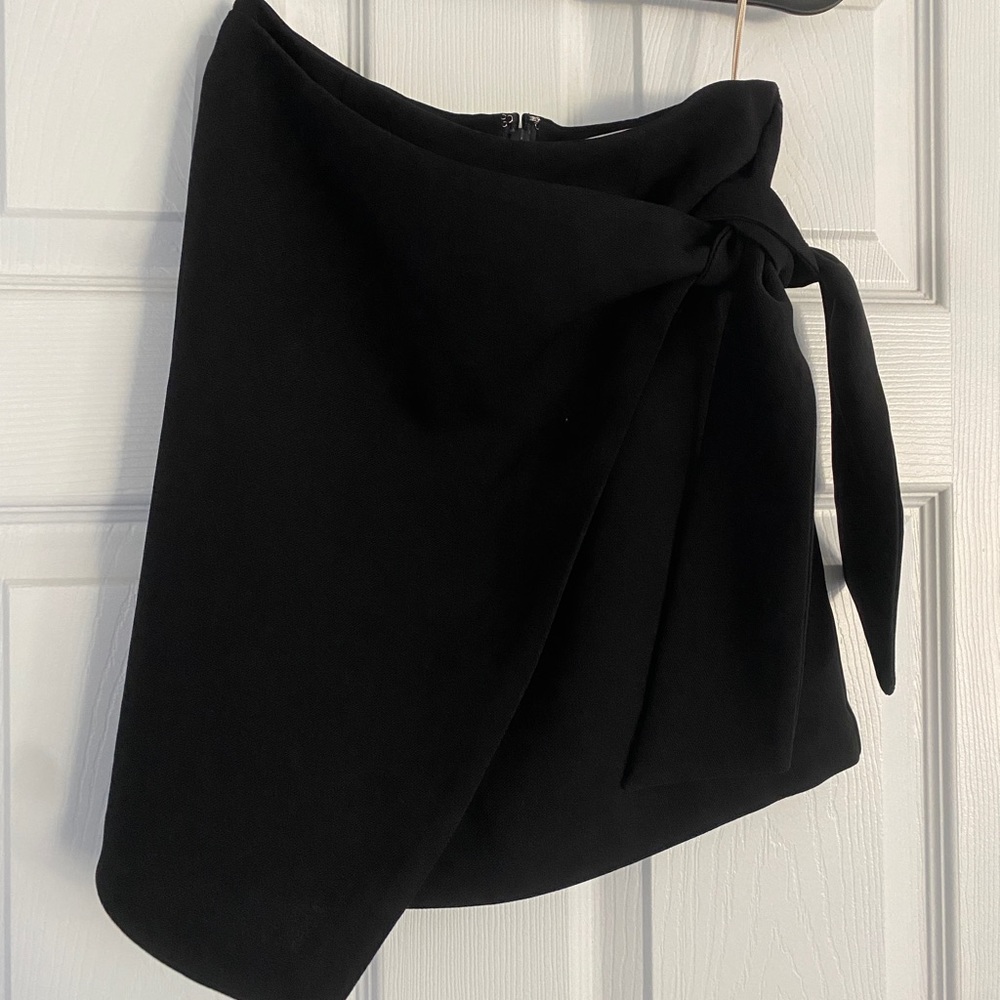 Aritzia Wilfred Dorine Black Mini Wrap Skirt with Tie